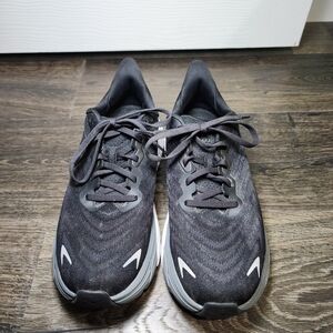 HOKA One One ARAHI 6 Black White Running Sneaker Size 9